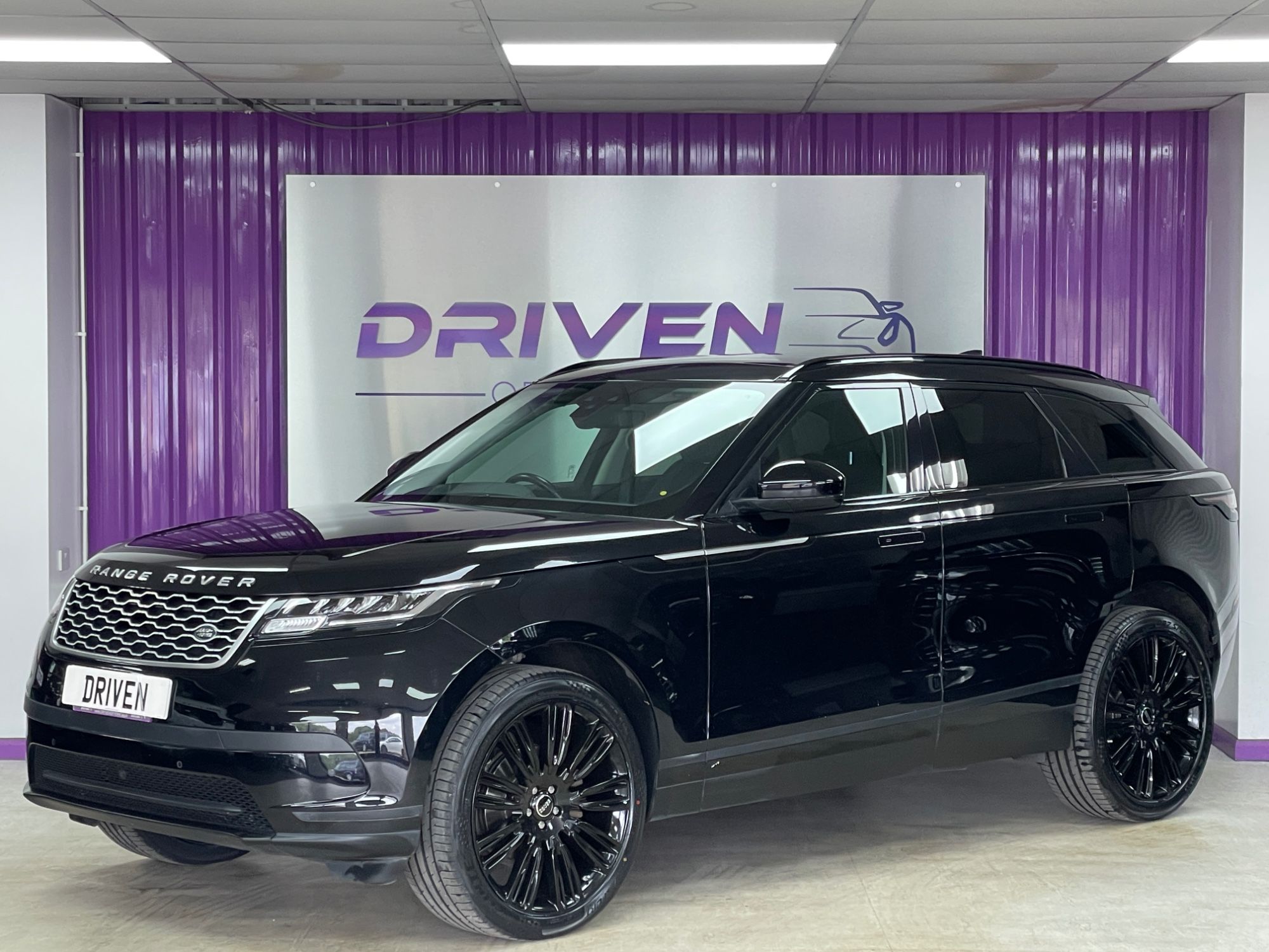 USED 2018 68 LAND ROVER RANGE ROVER VELAR 2.0 D180 SUV 5dr Diesel Auto 4WD Euro 6 (s/s) (180 ps) 