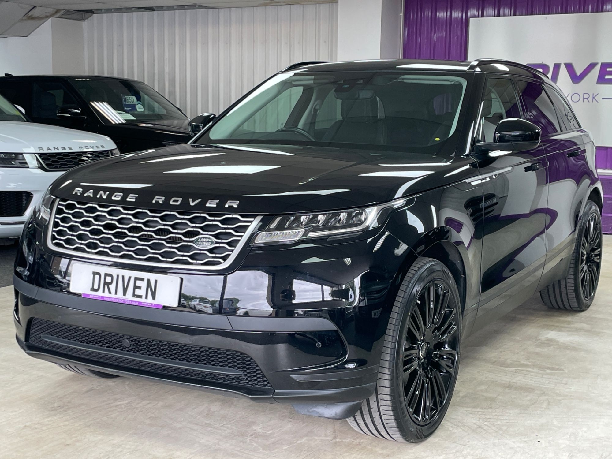 USED 2018 68 LAND ROVER RANGE ROVER VELAR 2.0 D180 SUV 5dr Diesel Auto 4WD Euro 6 (s/s) (180 ps) 
