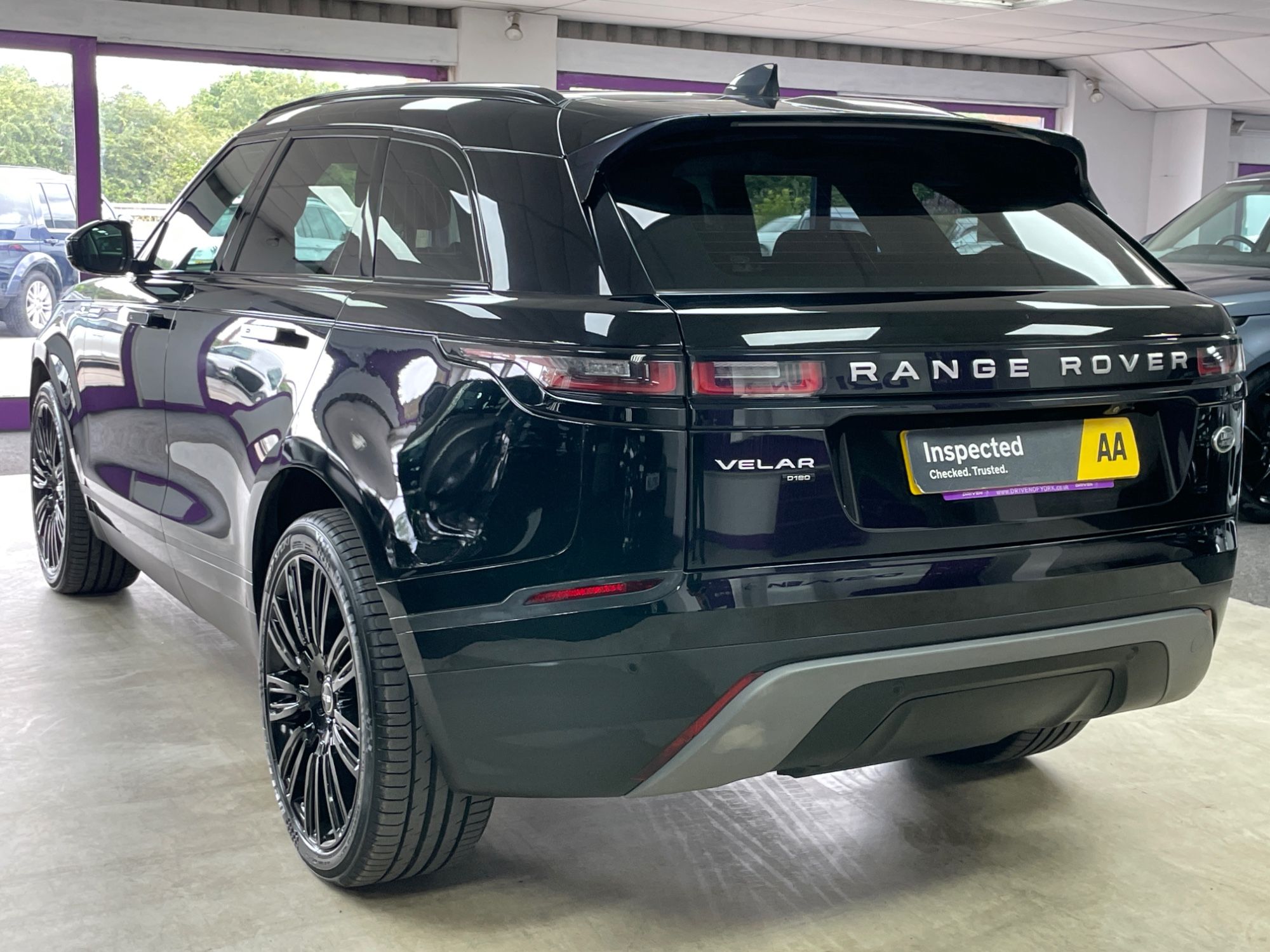 USED 2018 68 LAND ROVER RANGE ROVER VELAR 2.0 D180 SUV 5dr Diesel Auto 4WD Euro 6 (s/s) (180 ps) 