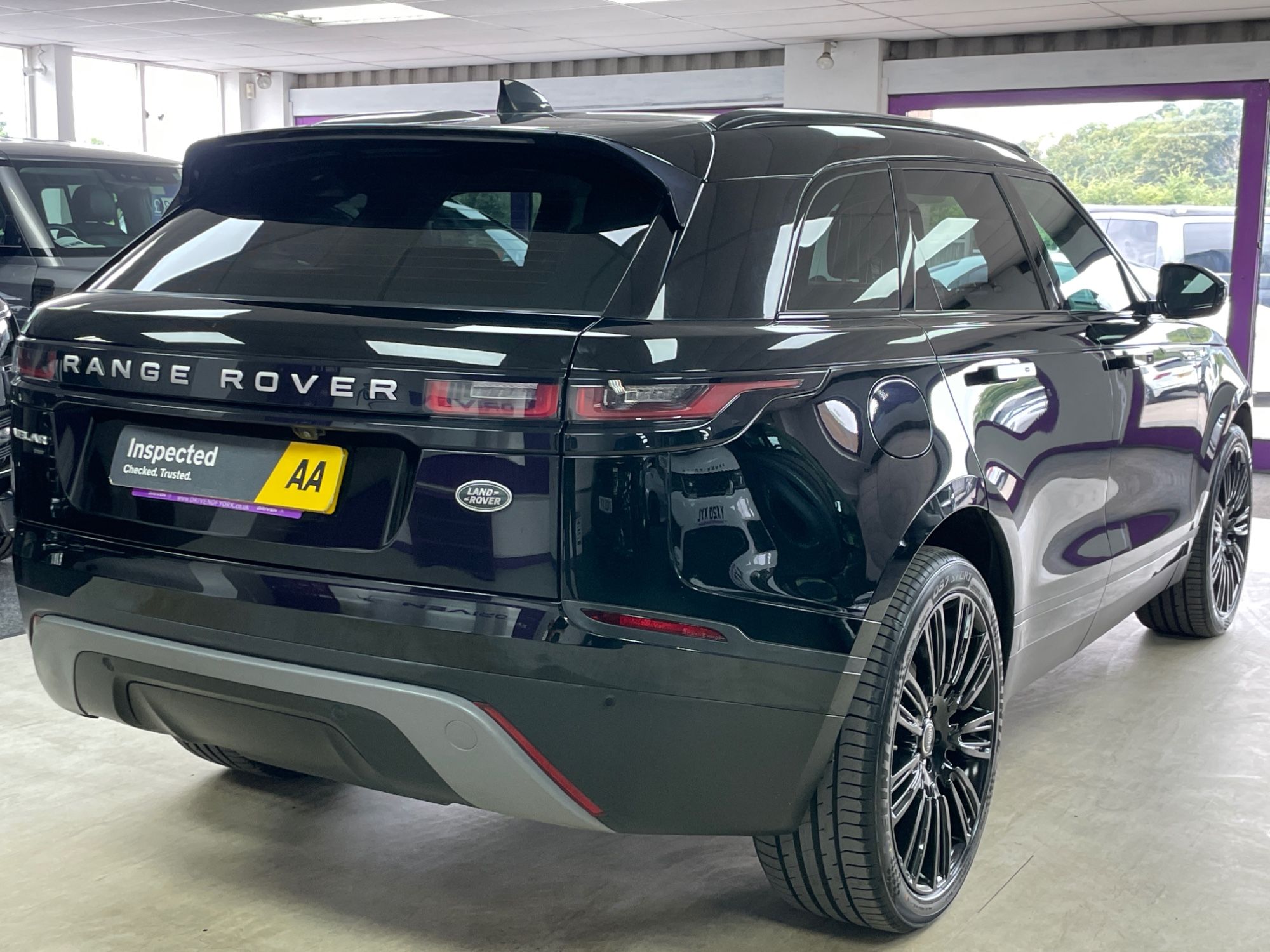 USED 2018 68 LAND ROVER RANGE ROVER VELAR 2.0 D180 SUV 5dr Diesel Auto 4WD Euro 6 (s/s) (180 ps) 