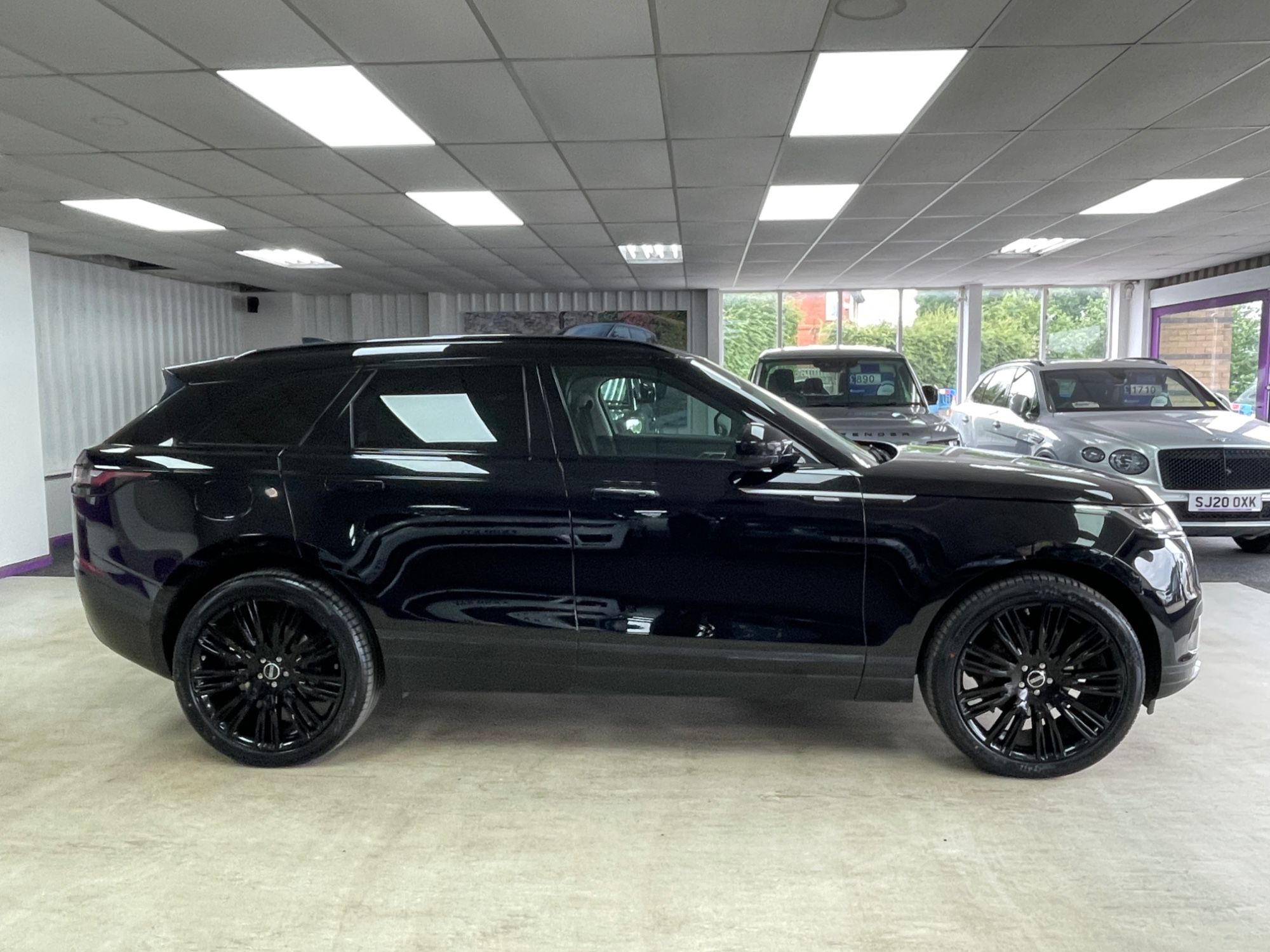USED 2018 68 LAND ROVER RANGE ROVER VELAR 2.0 D180 SUV 5dr Diesel Auto 4WD Euro 6 (s/s) (180 ps) 
