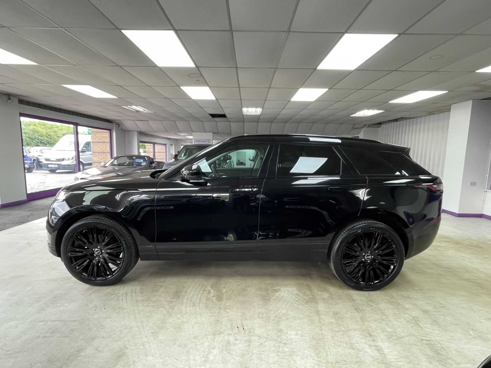 USED 2018 68 LAND ROVER RANGE ROVER VELAR 2.0 D180 SUV 5dr Diesel Auto 4WD Euro 6 (s/s) (180 ps) 