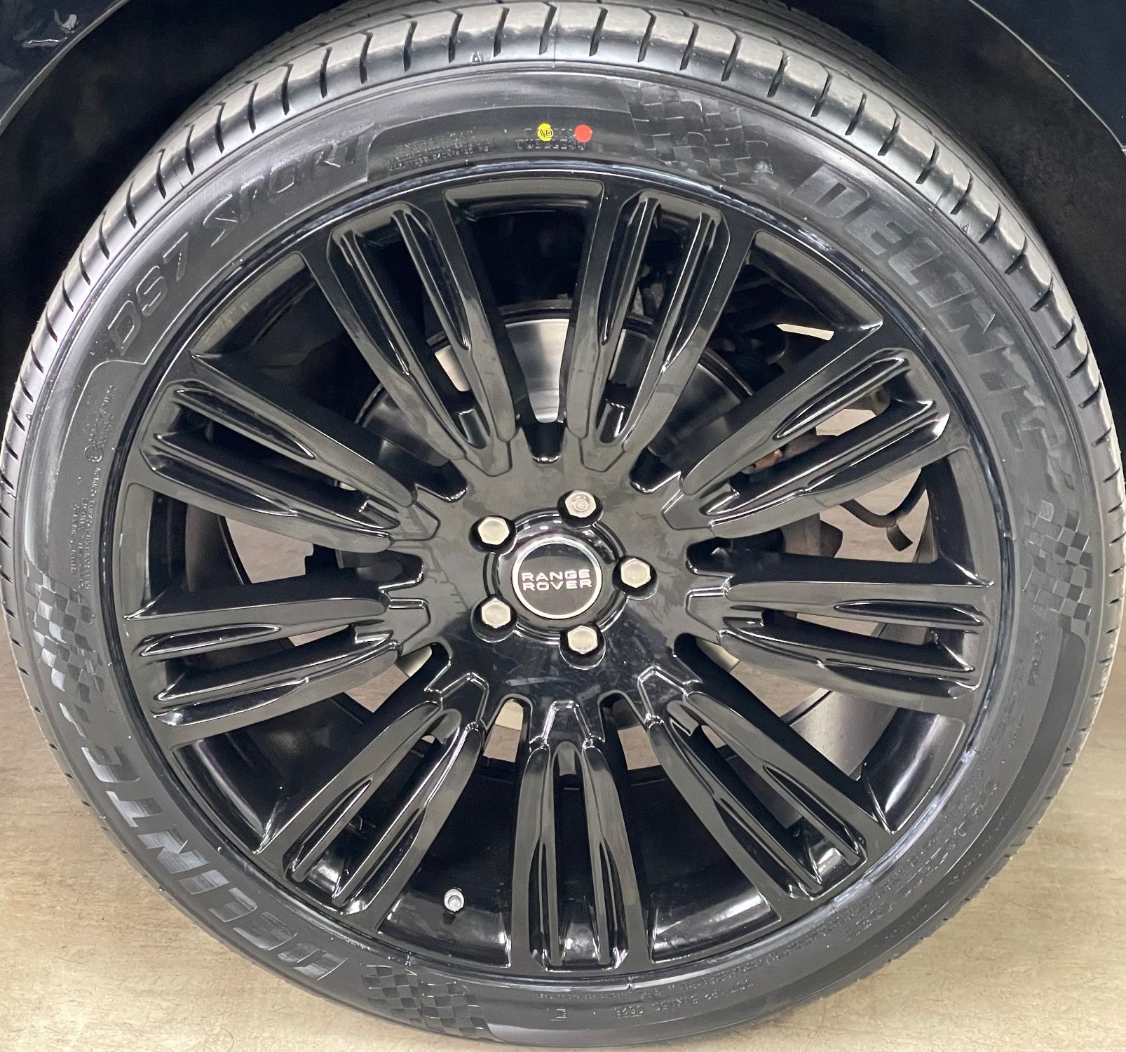 USED 2018 68 LAND ROVER RANGE ROVER VELAR 2.0 D180 SUV 5dr Diesel Auto 4WD Euro 6 (s/s) (180 ps) 