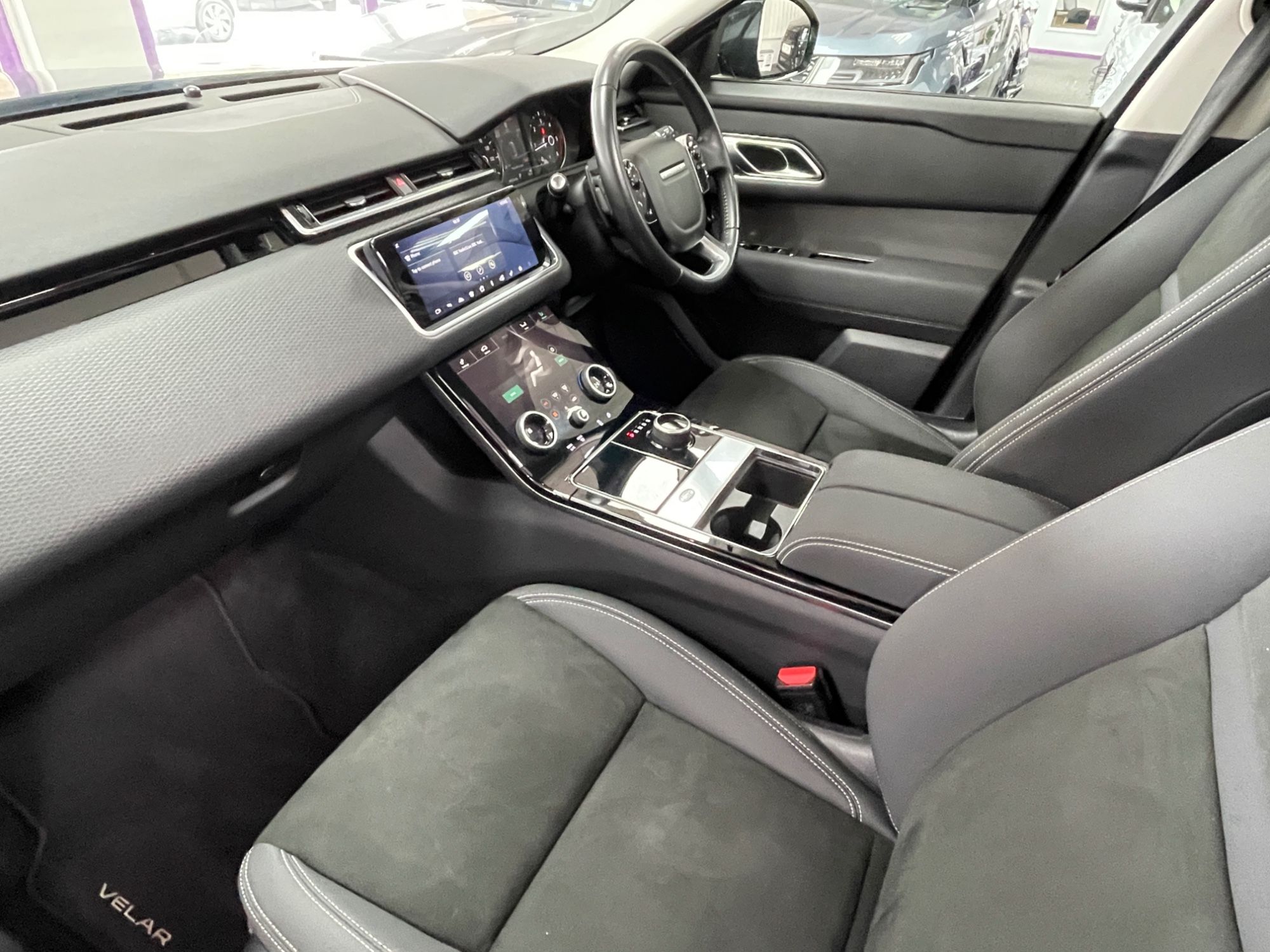 USED 2018 68 LAND ROVER RANGE ROVER VELAR 2.0 D180 SUV 5dr Diesel Auto 4WD Euro 6 (s/s) (180 ps) 