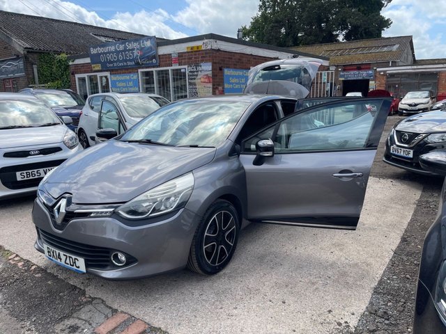 2014 14 RENAULT CLIO 1.5 dCi Dynamique MediaNav Hatchback 5dr Diesel Manual Euro 5 (s/s) (90 ps) &pound;20 road tax, 11 service stamps, MOT May 2027