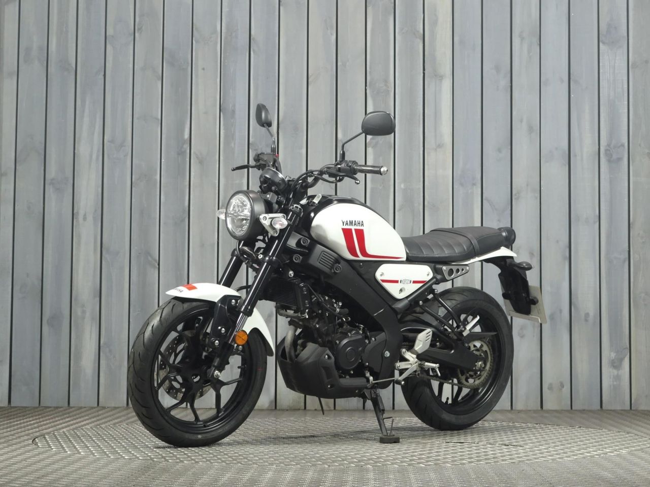 YAMAHA XSR125