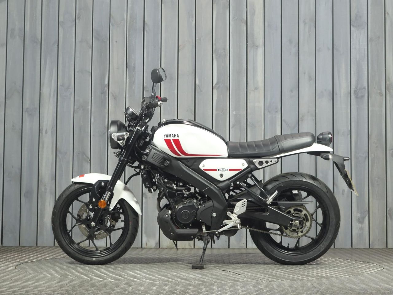 YAMAHA XSR125