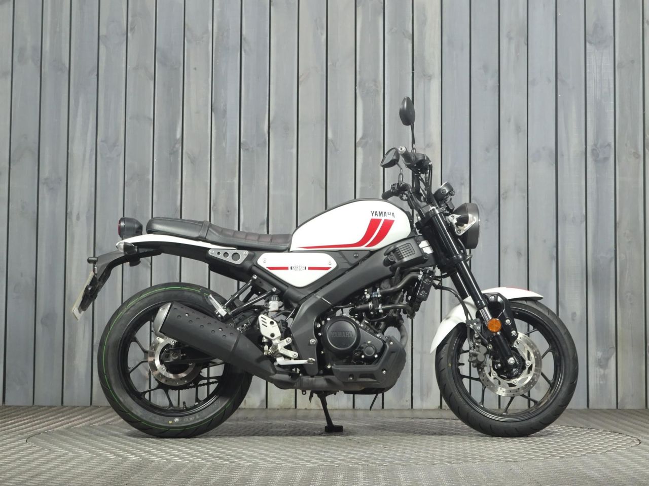 YAMAHA XSR125