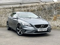 USED 2018 68 VOLVO V40 2.0 T2 GPF R-Design Nav Plus Hatchback 5dr Petrol Manual Euro 6 (s/s) (122 ps) 2 OWNERS FROM NEW+FULL SERVICE HISTORY+WINTER PACK+CRUISE CONTROL+FINANCE AVAILABLE