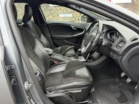 USED 2018 68 VOLVO V40 2.0 T2 GPF R-Design Nav Plus Hatchback 5dr Petrol Manual Euro 6 (s/s) (122 ps) 2 OWNERS FROM NEW+FULL SERVICE HISTORY+WINTER PACK+CRUISE CONTROL+FINANCE AVAILABLE