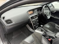 USED 2018 68 VOLVO V40 2.0 T2 GPF R-Design Nav Plus Hatchback 5dr Petrol Manual Euro 6 (s/s) (122 ps) 2 OWNERS FROM NEW+FULL SERVICE HISTORY+WINTER PACK+CRUISE CONTROL+FINANCE AVAILABLE