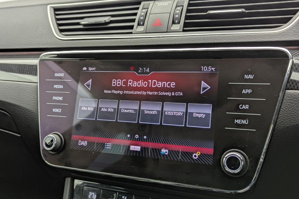 USED 2018 68 SKODA SUPERB 2.0 TDI SportLine Estate 5dr Diesel DSG Euro 6 (s/s) (150 ps) Car Play, Sat Nav, 19" Alloys