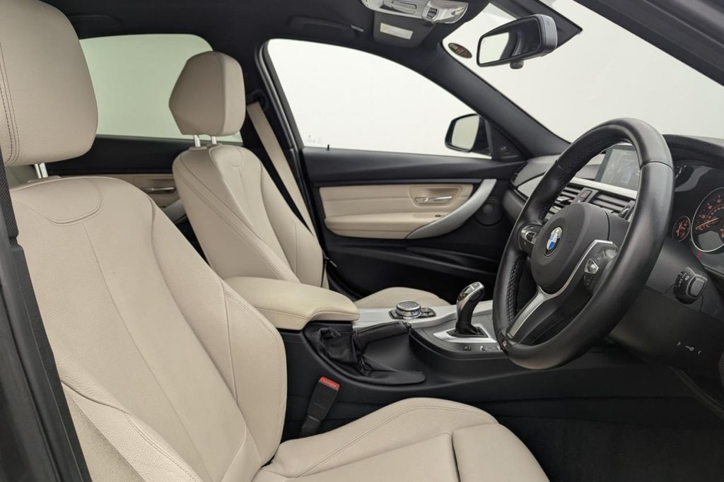 USED 2015 65 BMW 3 SERIES 3.0 330d M Sport Saloon 4dr Diesel Auto Euro 5 (s/s) (258 ps) ** &pound;9,070 Of Optional Extras**
