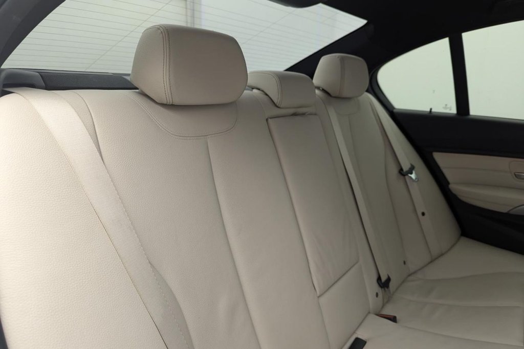 USED 2015 65 BMW 3 SERIES 3.0 330d M Sport Saloon 4dr Diesel Auto Euro 5 (s/s) (258 ps) ** &pound;9,070 Of Optional Extras**