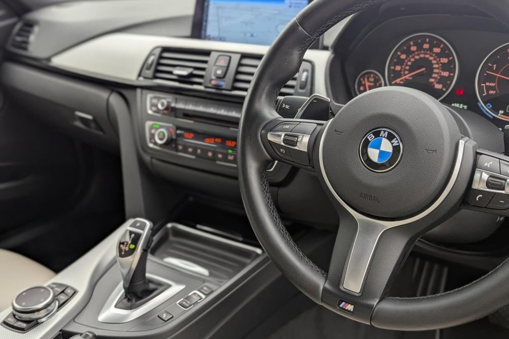 USED 2015 65 BMW 3 SERIES 3.0 330d M Sport Saloon 4dr Diesel Auto Euro 5 (s/s) (258 ps) ** &pound;9,070 Of Optional Extras**