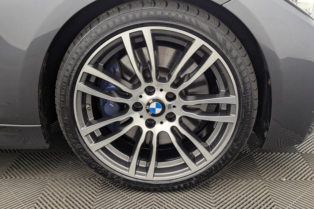 USED 2015 65 BMW 3 SERIES 3.0 330d M Sport Saloon 4dr Diesel Auto Euro 5 (s/s) (258 ps) ** &pound;9,070 Of Optional Extras**