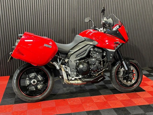 View our TRIUMPH TIGER 1050