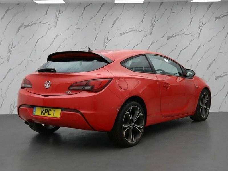 2014 Vauxhall Astra GTC in red — photo 4 of 10