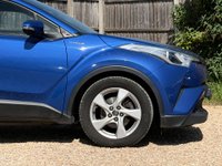 USED 2017 17 TOYOTA C-HR 1.8 C-HR Icon HEV CVT 5dr Sat Nav Parking Camera