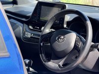 USED 2017 17 TOYOTA C-HR 1.8 C-HR Icon HEV CVT 5dr Sat Nav Parking Camera