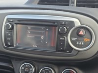 USED 2012 62 TOYOTA YARIS 1.33 Dual VVT-i SR Hatchback 3dr Petrol Manual Euro 5 (101 ps) Reverse Camera - Insurance Group 8 - Air Conditioning