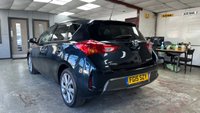 USED 2015 15 TOYOTA AURIS 1.8 VVT-h Excel Hatchback 5dr Petrol Hybrid CVT Euro 5 (s/s) (136 ps) SAT NAV + KEYLESS + REAR CAMERA