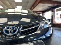 USED 2015 15 TOYOTA AURIS 1.8 VVT-h Excel Hatchback 5dr Petrol Hybrid CVT Euro 5 (s/s) (136 ps) SAT NAV + KEYLESS + REAR CAMERA