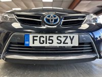 USED 2015 15 TOYOTA AURIS 1.8 VVT-h Excel Hatchback 5dr Petrol Hybrid CVT Euro 5 (s/s) (136 ps) SAT NAV + KEYLESS + REAR CAMERA