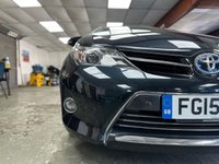 USED 2015 15 TOYOTA AURIS 1.8 VVT-h Excel Hatchback 5dr Petrol Hybrid CVT Euro 5 (s/s) (136 ps) SAT NAV + KEYLESS + REAR CAMERA