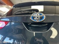 USED 2015 15 TOYOTA AURIS 1.8 VVT-h Excel Hatchback 5dr Petrol Hybrid CVT Euro 5 (s/s) (136 ps) SAT NAV + KEYLESS + REAR CAMERA