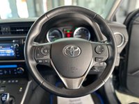 USED 2015 15 TOYOTA AURIS 1.8 VVT-h Excel Hatchback 5dr Petrol Hybrid CVT Euro 5 (s/s) (136 ps) SAT NAV + KEYLESS + REAR CAMERA