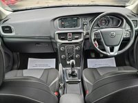 USED 2016 66 VOLVO V40 2.0 D2 Momentum Hatchback 5dr Diesel Manual Euro 6 (s/s) (120 ps) Climate - DAB - Bluetooth - Cruise