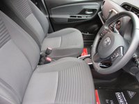 USED 2018 68 TOYOTA YARIS 1.5 VVT-h Cyan Bi-Tone Hatchback 5dr Petrol Hybrid E-CVT Euro 6 (s/s) (100 ps) STUNNING EXAMPLE ,2 KEYS ,SERVICE HISTORY ,SAT-NAV ,CLIMATE CONTROL ,ALLOYS ,AIR-CON ,PRIVACY GLASS ,VIEWING AND TEST DRIVE ESSENTIAL , 