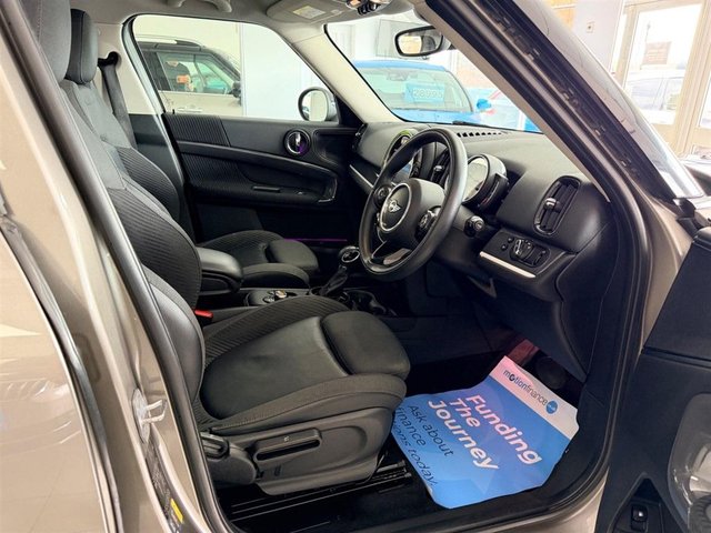View our MINI COUNTRYMAN