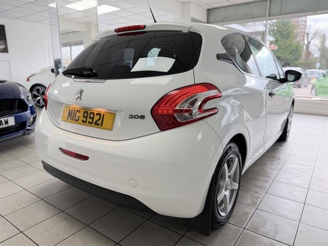 View our PEUGEOT 208