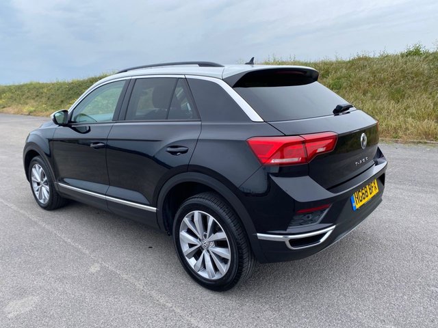 View our VOLKSWAGEN T-ROC