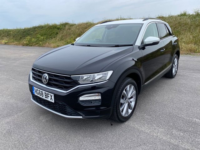View our VOLKSWAGEN T-ROC