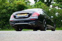 USED 2018 68 MERCEDES-BENZ E-CLASS 2.0 E350e 6.4kWh AMG Line Saloon 4dr Petrol Plug-in Hybrid G-Tronic+ Euro 6 (s/s) (299 ps) OBSIDIAN BLACK METALLIC PAINTWORK + APPLE CARPLAY + REVERSE CAMERA