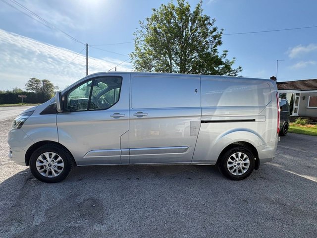 FORD TRANSIT CUSTOM at Hyetts Garage