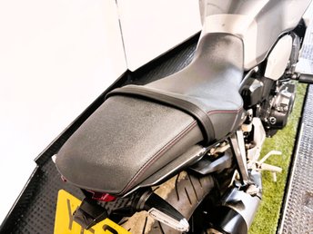 View our HONDA CB1000R
