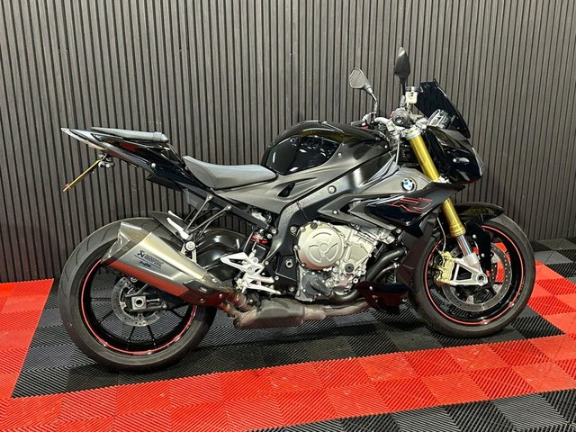 View our BMW S 1000 R
