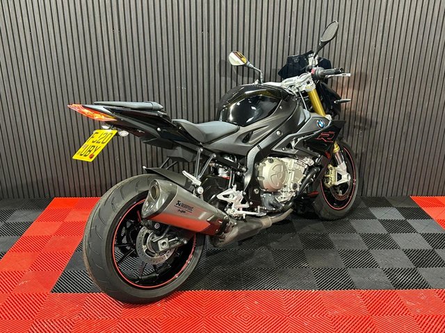 View our BMW S 1000 R