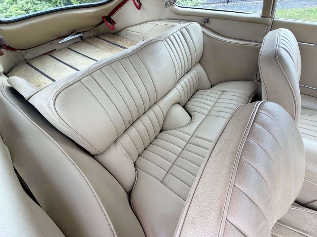 USED 1967 JAGUAR E-TYPE 4.2L // 2+2 Coupe // Manual // Series 1 // px swap 