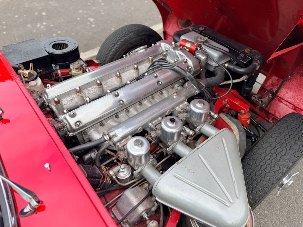 USED 1967 JAGUAR E-TYPE 4.2L // 2+2 Coupe // Manual // Series 1 // px swap 