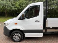 USED 2020 70 MERCEDES-BENZ SPRINTER 2.0 315 CDI PROGRESSIVE TIPPER 3.5T 2DR DIESEL 9G-TRONIC AUTOMATIC RWD L2 EURO 6 (S/S) (150 PS)  NO VAT - 1 OWNER FROM NEW - DIRECT FROM LEASING COMPANY - FULL SERVICE HISTORY - JUST BEEN SERVICED - HPI CLEAR - ULEZ/CAZ COMPLIANT - 2 KEYS - BRAND NEW TIPPER BODY - DOUBLE SPRINGS - AUTOMATIC - PADDLE SHIFT - 3 SEATER - DAB - BLUETOOTH - KEYLESS START - FINANCE AVAILABLE - ZERO DEPOSIT OFFERS - ALL VANS/CARS WELCOME IN PART-EXCHANGE, ANY AGE, ANY MILEAGE, ANY CONDITION