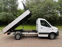 USED 2020 70 MERCEDES-BENZ SPRINTER 2.0 315 CDI PROGRESSIVE TIPPER 3.5T 2DR DIESEL 9G-TRONIC AUTOMATIC RWD L2 EURO 6 (S/S) (150 PS)  NO VAT - 1 OWNER FROM NEW - DIRECT FROM LEASING COMPANY - FULL SERVICE HISTORY - JUST BEEN SERVICED - HPI CLEAR - ULEZ/CAZ COMPLIANT - 2 KEYS - BRAND NEW TIPPER BODY - DOUBLE SPRINGS - AUTOMATIC - PADDLE SHIFT - 3 SEATER - DAB - BLUETOOTH - KEYLESS START - FINANCE AVAILABLE - ZERO DEPOSIT OFFERS - ALL VANS/CARS WELCOME IN PART-EXCHANGE, ANY AGE, ANY MILEAGE, ANY CONDITION