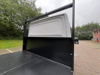 USED 2020 70 MERCEDES-BENZ SPRINTER 2.0 315 CDI PROGRESSIVE TIPPER 3.5T 2DR DIESEL 9G-TRONIC AUTOMATIC RWD L2 EURO 6 (S/S) (150 PS)  NO VAT - 1 OWNER FROM NEW - DIRECT FROM LEASING COMPANY - FULL SERVICE HISTORY - JUST BEEN SERVICED - HPI CLEAR - ULEZ/CAZ COMPLIANT - 2 KEYS - BRAND NEW TIPPER BODY - DOUBLE SPRINGS - AUTOMATIC - PADDLE SHIFT - 3 SEATER - DAB - BLUETOOTH - KEYLESS START - FINANCE AVAILABLE - ZERO DEPOSIT OFFERS - ALL VANS/CARS WELCOME IN PART-EXCHANGE, ANY AGE, ANY MILEAGE, ANY CONDITION