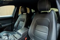 USED 2019 19 JAGUAR E-PACE 2.0 D240 R-Dynamic SE SUV 5dr Diesel Auto AWD Euro 6 (s/s) (240 ps) 14-way Electric Front Seats