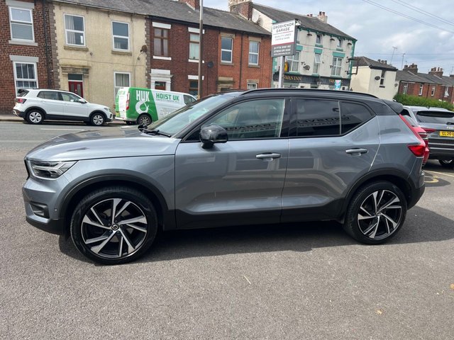 View our VOLVO XC40