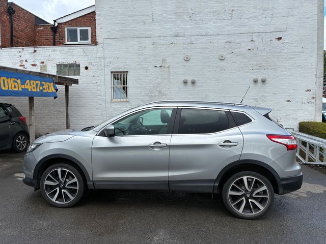 View our NISSAN QASHQAI